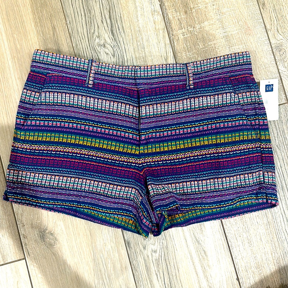 NWT Gap shorts with pretty colorful stitching
